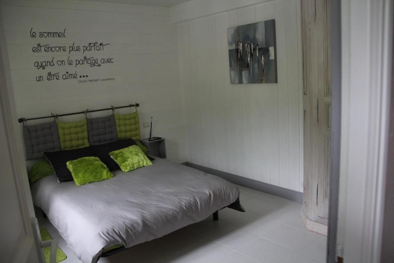 Bed and Breakfast Juste Pour Le Plaisir Saint-Pierre-dʼAlbigny Exterior foto